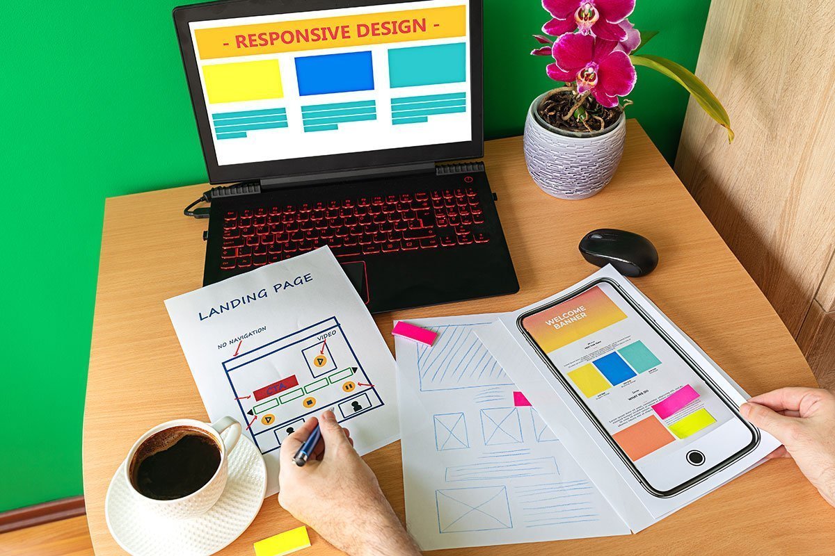 Web-Designer-Hand-Sketching